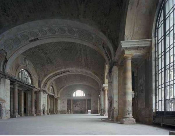 Concourse, Michigan Central Station by Robert Polidori, interior of the abandones trainstation with arches and pillars