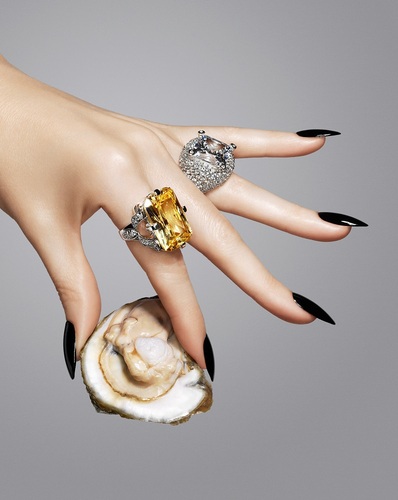 Rings with oyster