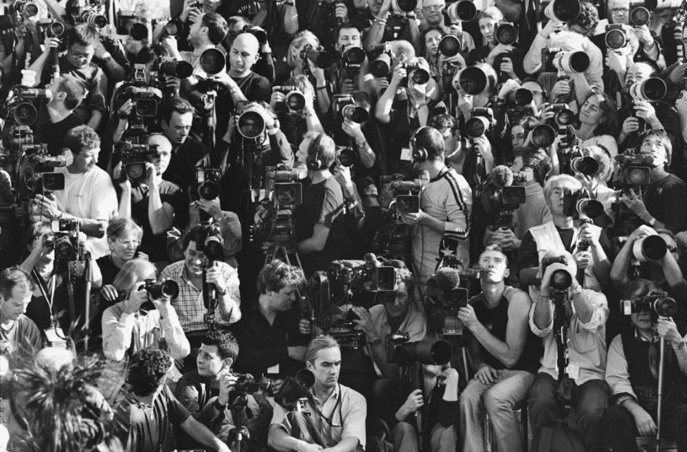 Arthur Elgort, Photo Pit at Louis Vuitton Show, Paris 2003