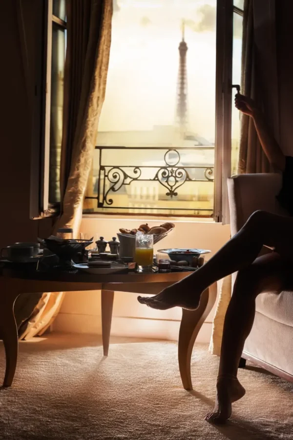 Drebin breakfast in paris, nude legs, eiffeltower, hotel room balkony