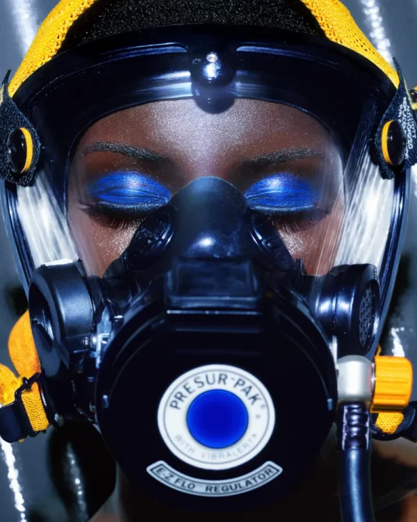 The Gasmask KLINKO woman portrait mask blue yellow