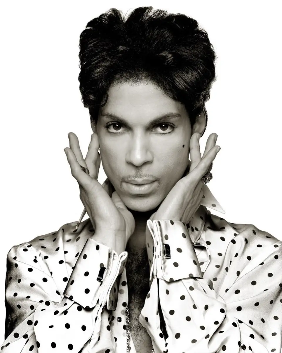 Albert Watson, Portrait of Prince in polkadot blouse, popstar